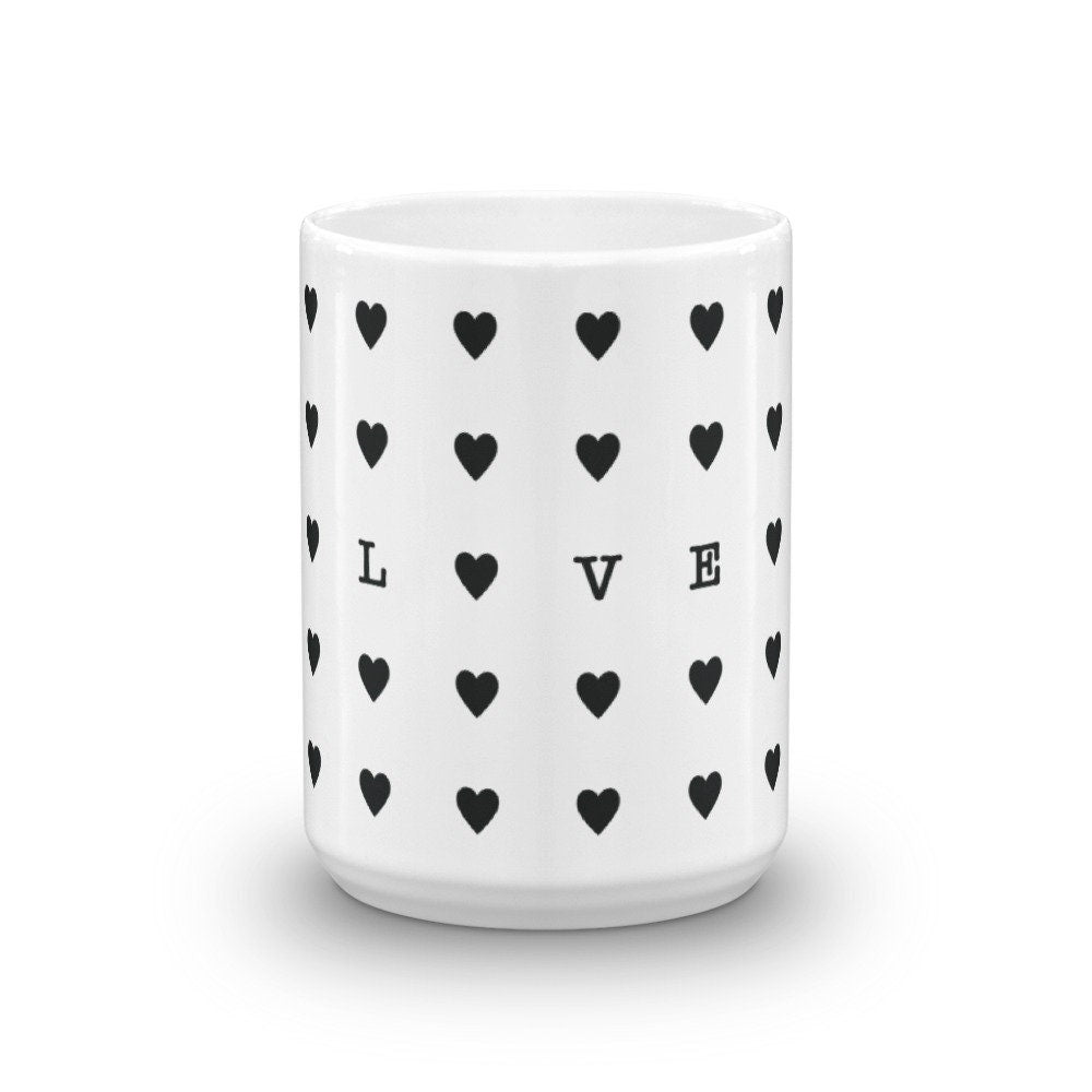 HEARTS MUG WITH SURPRISE LOVE PRINT